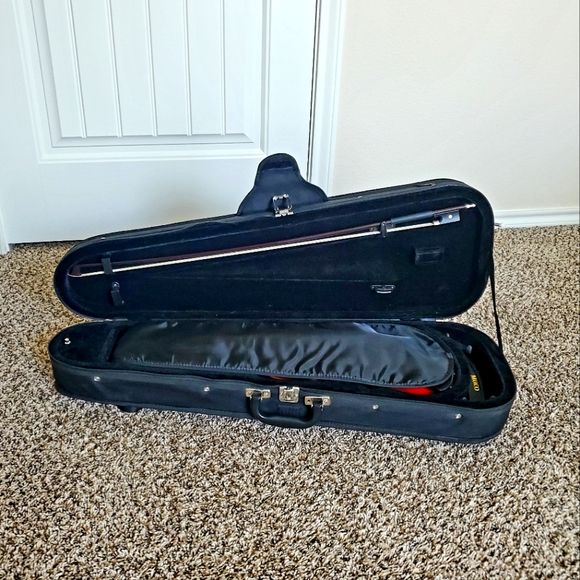 ๐ป Amati's Fine Instruments Model #100 Refurbished Violin Outfit - Picture 11 of 16